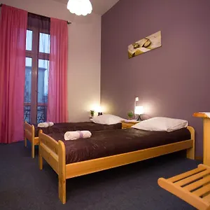  Hostel Dragon Aparthostel Senatorska